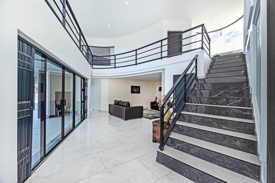 8 Bedroom Property for Sale in Plattekloof Western Cape